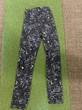 Lululemon Performance Leggings SIZE 0 - LIKE NEW! 